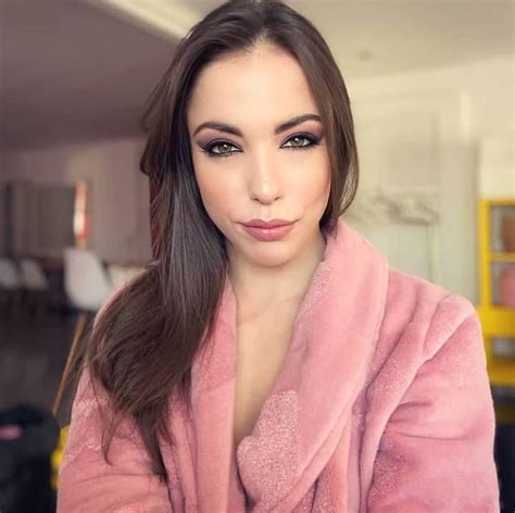 Anastasia Brokelyn Brazzers Profile .